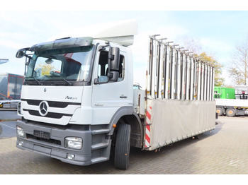 משאית צד נופל/ שטוחה, משאית מנוף Mercedes-Benz Axor  1833 L - Glastransporter Kran Palfinger: תמונה 2