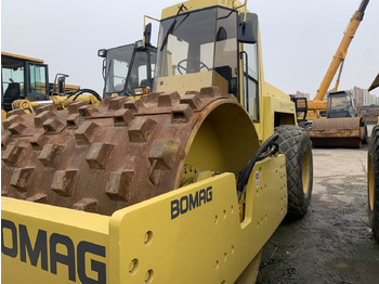 רולר BOMAG