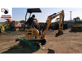 מיני מחפר CATERPILLAR 302