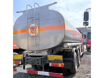 משאית מכל SINOTRUK Howo 6x4: תמונה 4