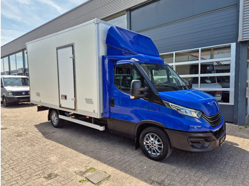 כלי רכב מסחרי עם תיבה IVECO Daily 35s18
