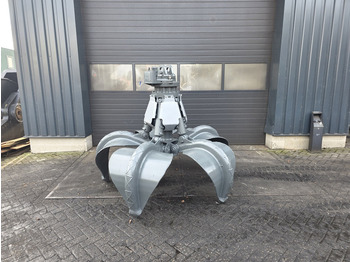 מכונת אחיזה SENNEBOGEN