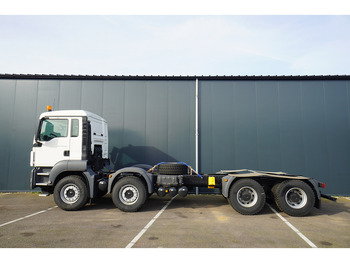 משאית עם שלדת תא MAN TGS 41.400