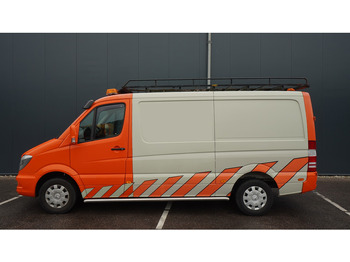 כלי רכב מסחרי עם תיבה MERCEDES-BENZ Sprinter