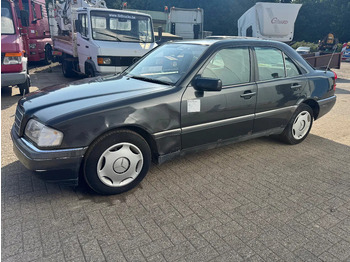סדאן MERCEDES-BENZ