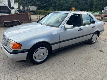 סדאן MERCEDES-BENZ