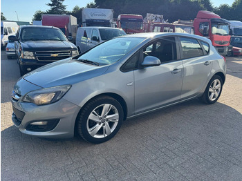 סדאן OPEL