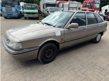 סדאן RENAULT
