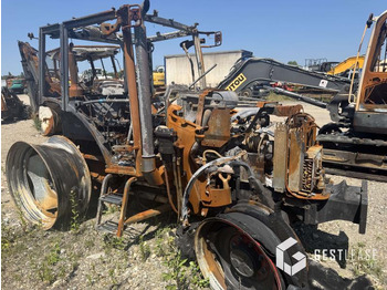 טרקטור חקלאי CLAAS Axos 340