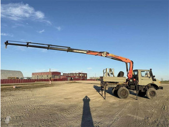 משאית מנוף UNIMOG