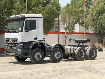 משאית עם שלדת תא MERCEDES-BENZ Arocs
