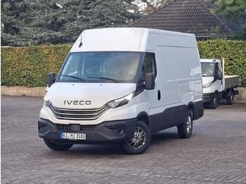 כלי רכב מסחרי עם לוח IVECO Daily 35s18