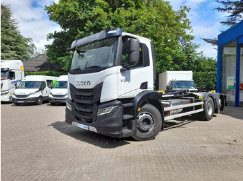משאית הרמת וו IVECO