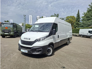 כלי רכב מסחרי עם לוח IVECO Daily 35s16