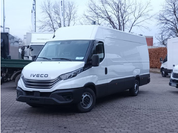 כלי רכב מסחרי עם לוח IVECO Daily 35s18
