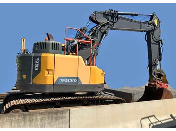 מחפר VOLVO ECR235