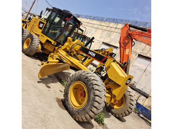 מפלסת CATERPILLAR 140H
