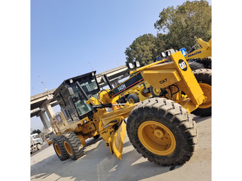 מפלסת CATERPILLAR 140H