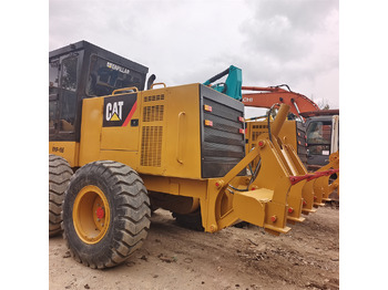 מפלסת CATERPILLAR 140H