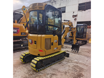 מיני מחפר CATERPILLAR 302