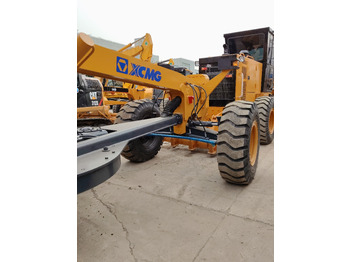 מפלסת XCMG GR2153