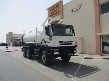 משאית מכל IVECO Trakker