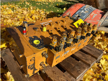 שסתום הידרולי עבור מכונת בנייה Case WX 165: תמונה 3 שסתום הידרולי עבור מכונת בנייה Case WX 165: תמונה 3