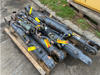 צילינדר הידרולי HITACHI