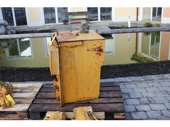 מכל דלק עבור מכונת בנייה Liebherr A902: תמונה 2 מכל דלק עבור מכונת בנייה Liebherr A902: תמונה 2