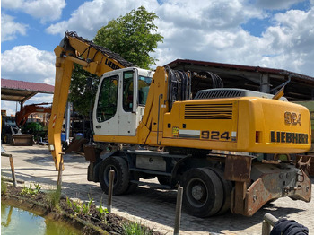מחפר גלגלים LIEBHERR A 924