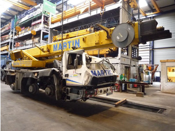 עגורן נייד GROVE