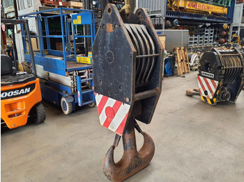 עגורן מעמיס LIEBHERR