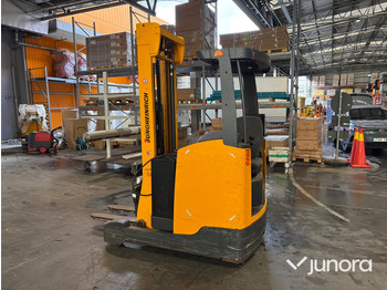 משאית הגעה JUNGHEINRICH