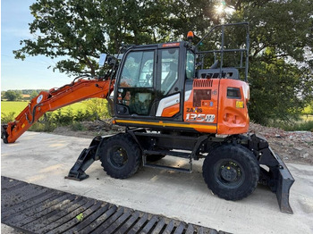 מחפר גלגלים HITACHI ZX135