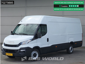 כלי רכב מסחרי עם לוח IVECO Daily
