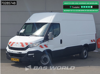 כלי רכב מסחרי עם לוח IVECO Daily