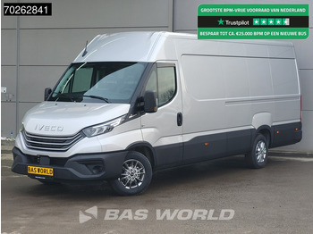 כלי רכב מסחרי עם לוח IVECO Daily 35s21
