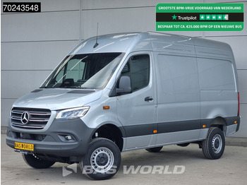 כלי רכב מסחרי עם לוח MERCEDES-BENZ Sprinter 319