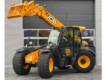 מפעיל טלסקופי JCB
