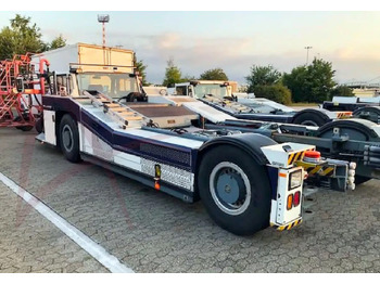 טרקטור דחיפה לאחור GOLDHOFER