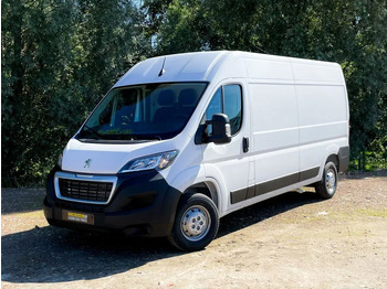 כלי רכב מסחרי עם לוח PEUGEOT Boxer
