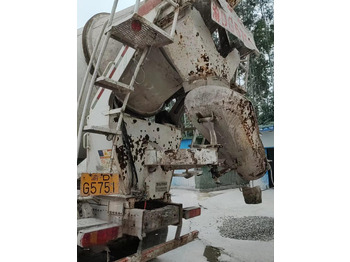 משאית מערבלת בטון XCMG Official G4804B Used Cement Concrete Mixer 12m³ Concrete Mixer Truck HOWO: תמונה 4