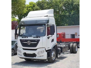 משאית עם שלדת תא DONGFENG