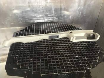 תא ופנים הרכב LIEBHERR