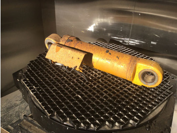 צילינדר הידרולי LIEBHERR