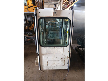 תא ופנים הרכב LIEBHERR