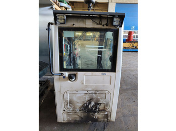 תא ופנים הרכב LIEBHERR