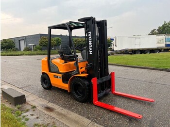 מלגזת סולר Hyundai 30D-7E: תמונה 3