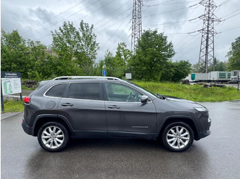 האצ'בק JEEP Cherokee 2.2 TD: תמונה 3