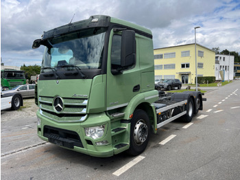 משאית עם שלדת תא MERCEDES-BENZ Actros 2543